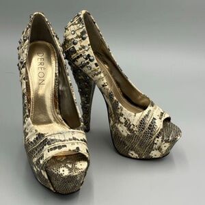 Brand new Studded stiletto heels by Beyonce DeReon sz9